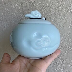 Porcelain tea canister